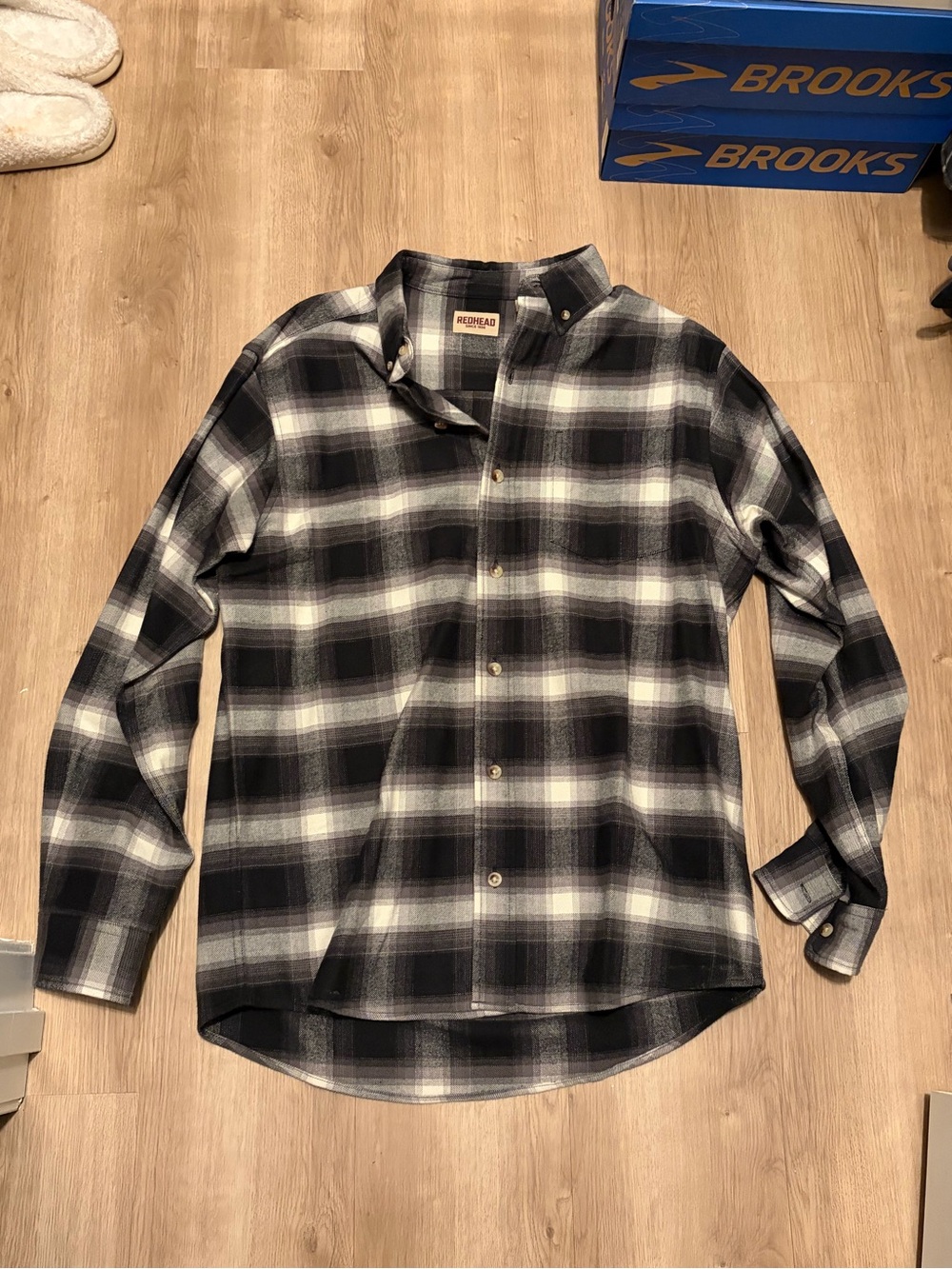 RedHead Men's Black & White Plaid Long-Sleeve Button Shirt